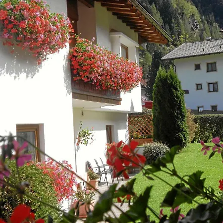 Haus Rosi Sankt Leonhard im Pitztal